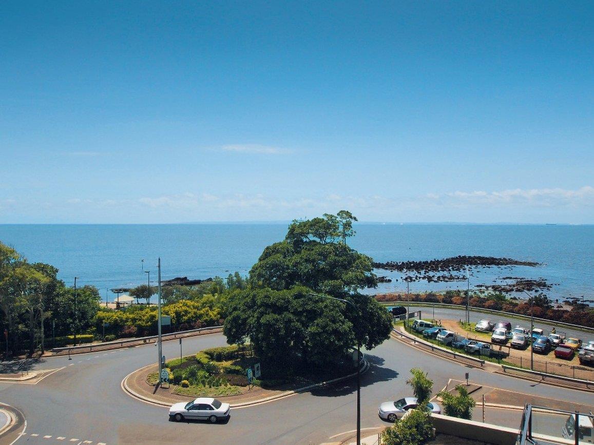 Oaks Redcliffe Mon Komo Suites