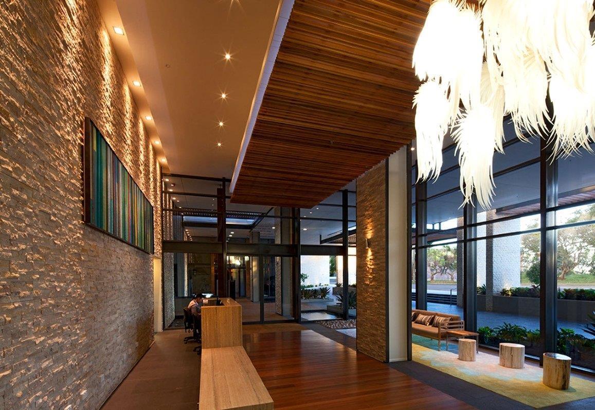 Oaks Redcliffe Mon Komo Suites