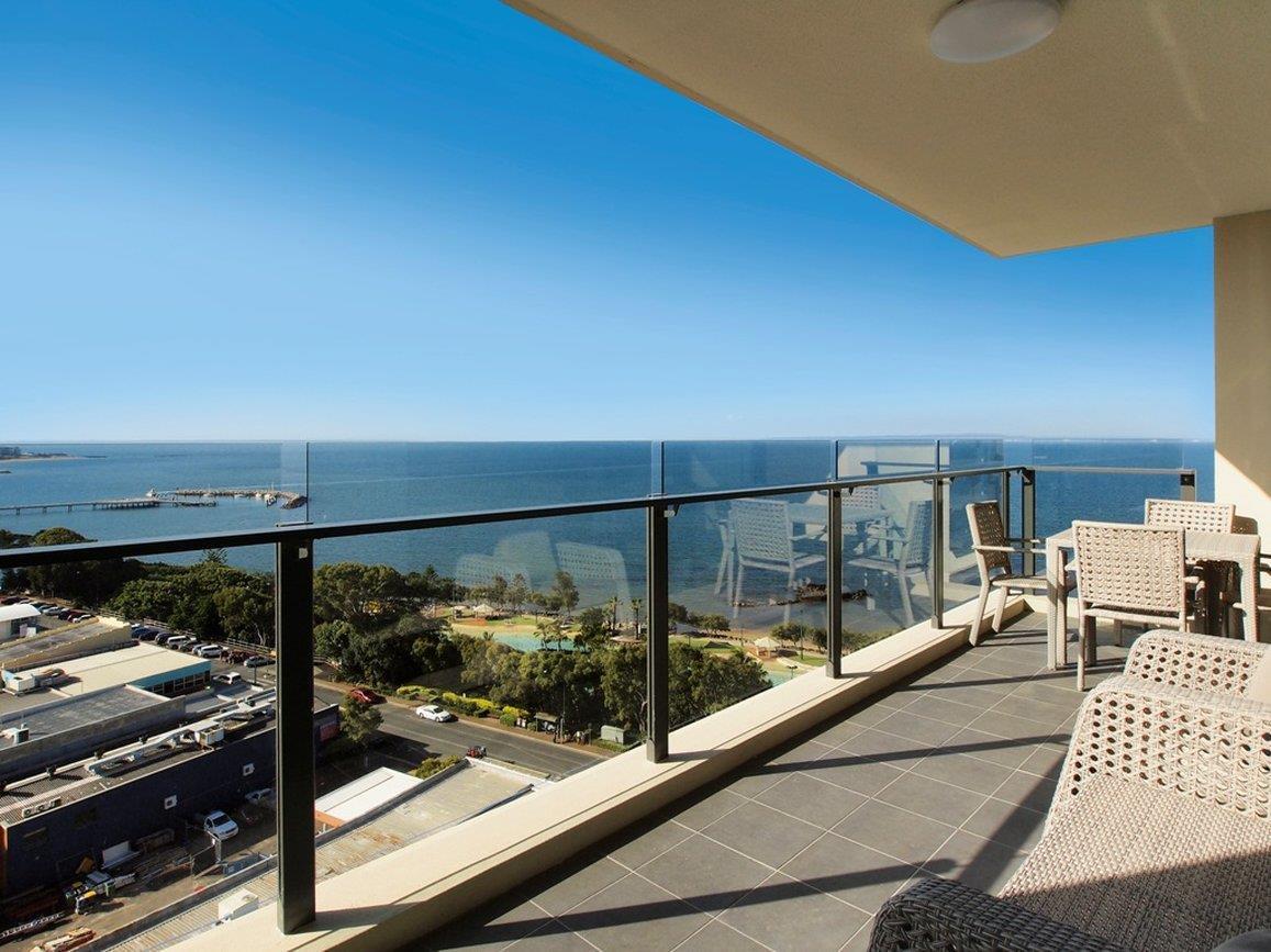 Oaks Redcliffe Mon Komo Suites