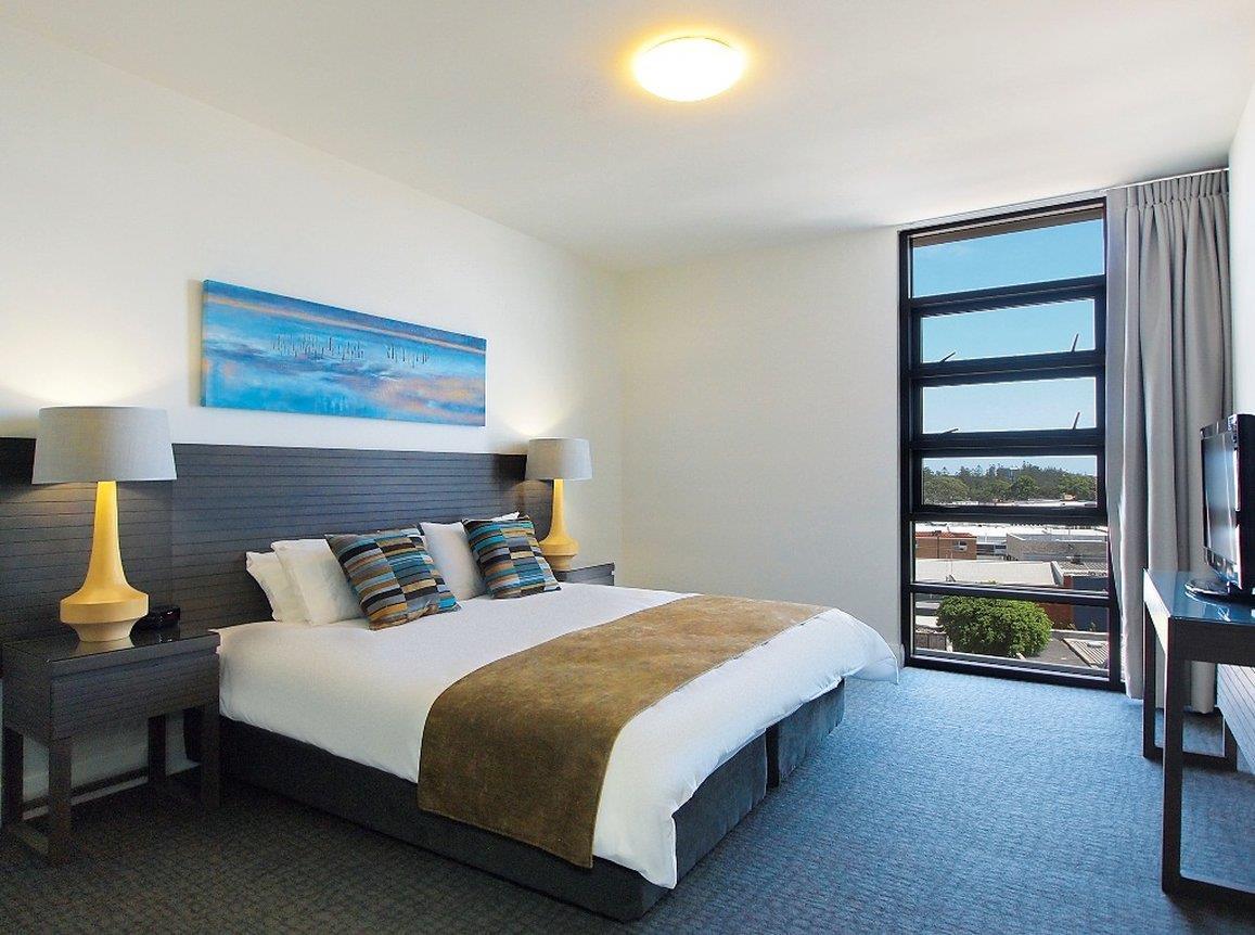 Oaks Redcliffe Mon Komo Suites