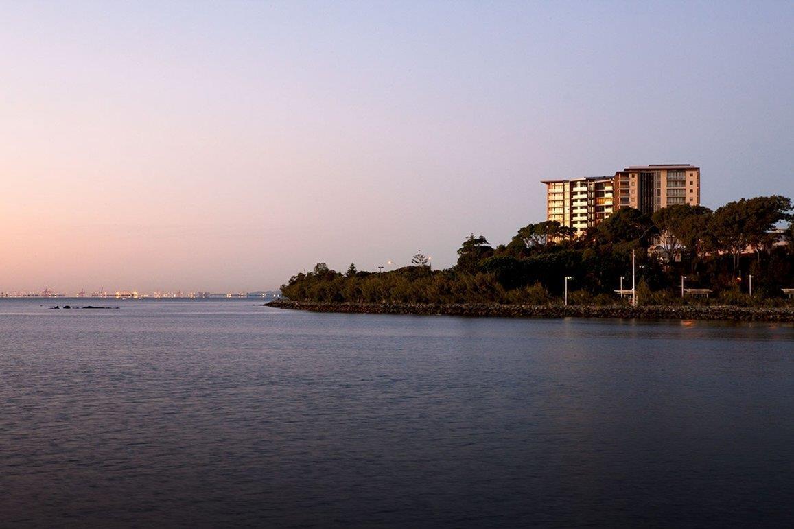 Oaks Redcliffe Mon Komo Suites