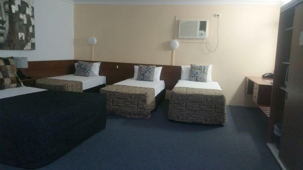 Hampton Villa Motel