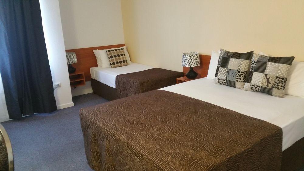 Hampton Villa Motel