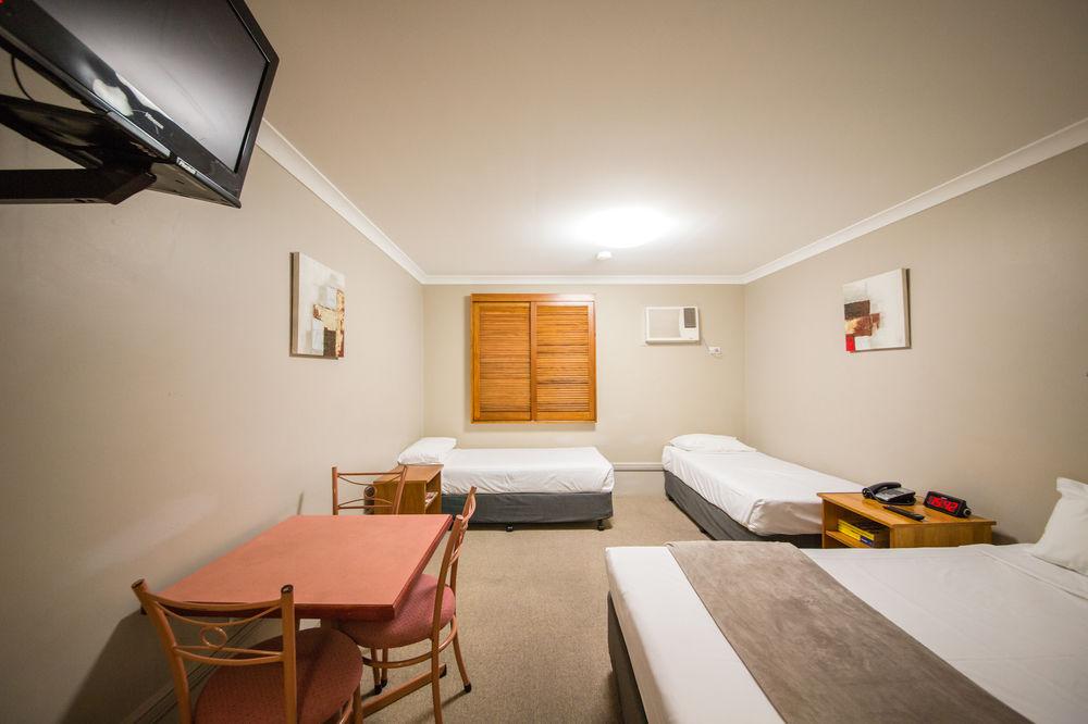 Cosmopolitan Motel & Serviced Apartments