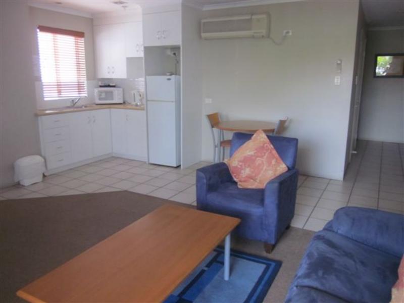 Cosmopolitan Motel & Serviced Apartments