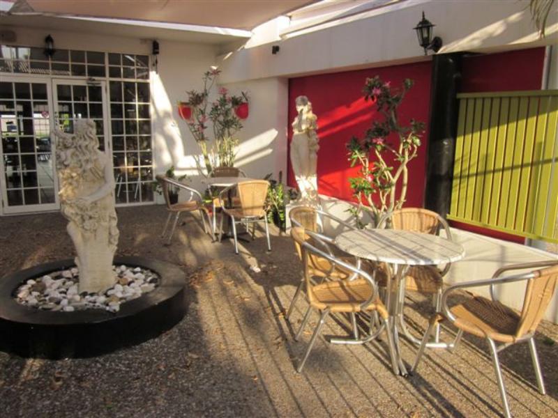 Cosmopolitan Motel & Serviced Apartments