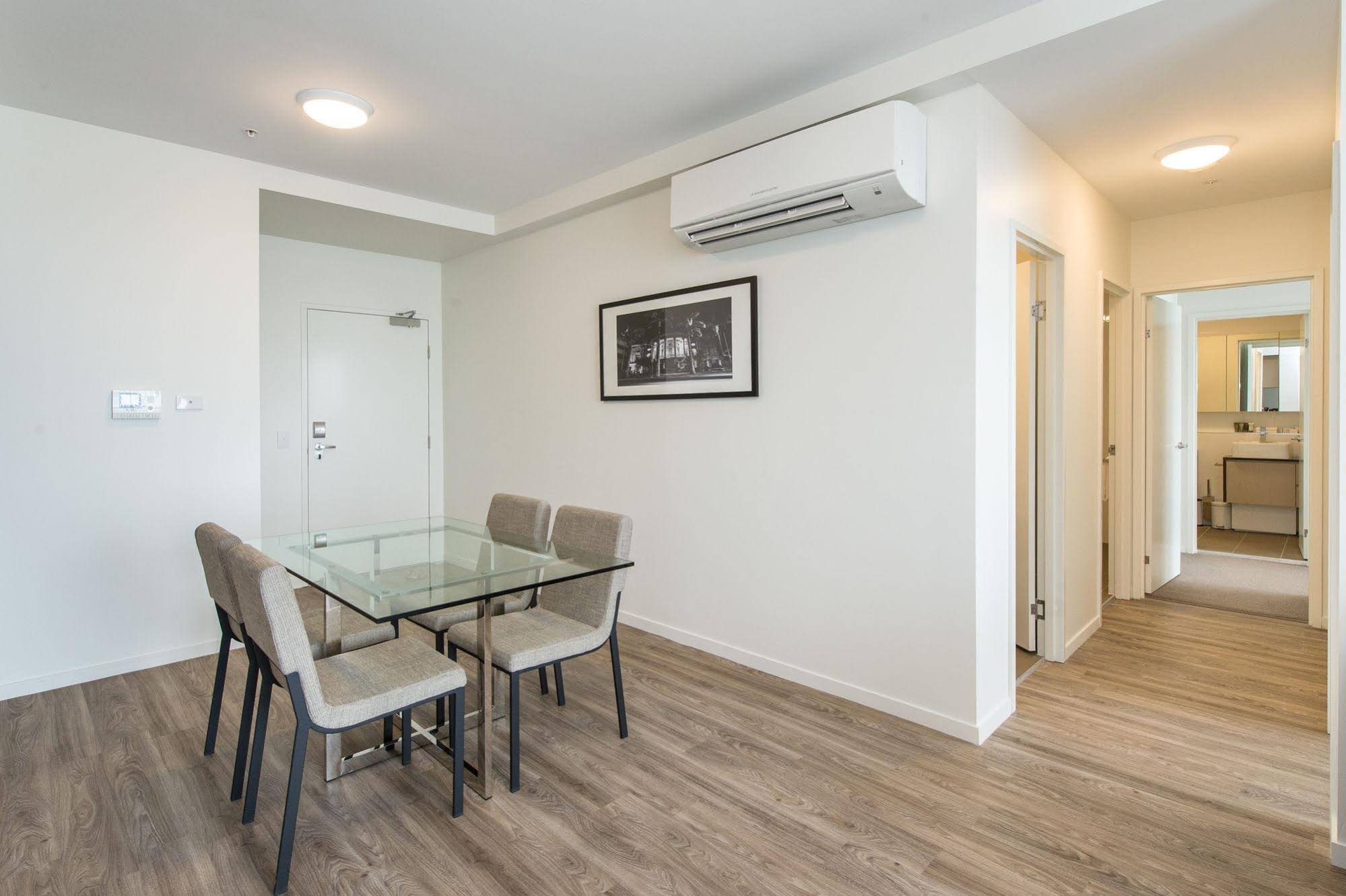 Empire Apartment Hotel