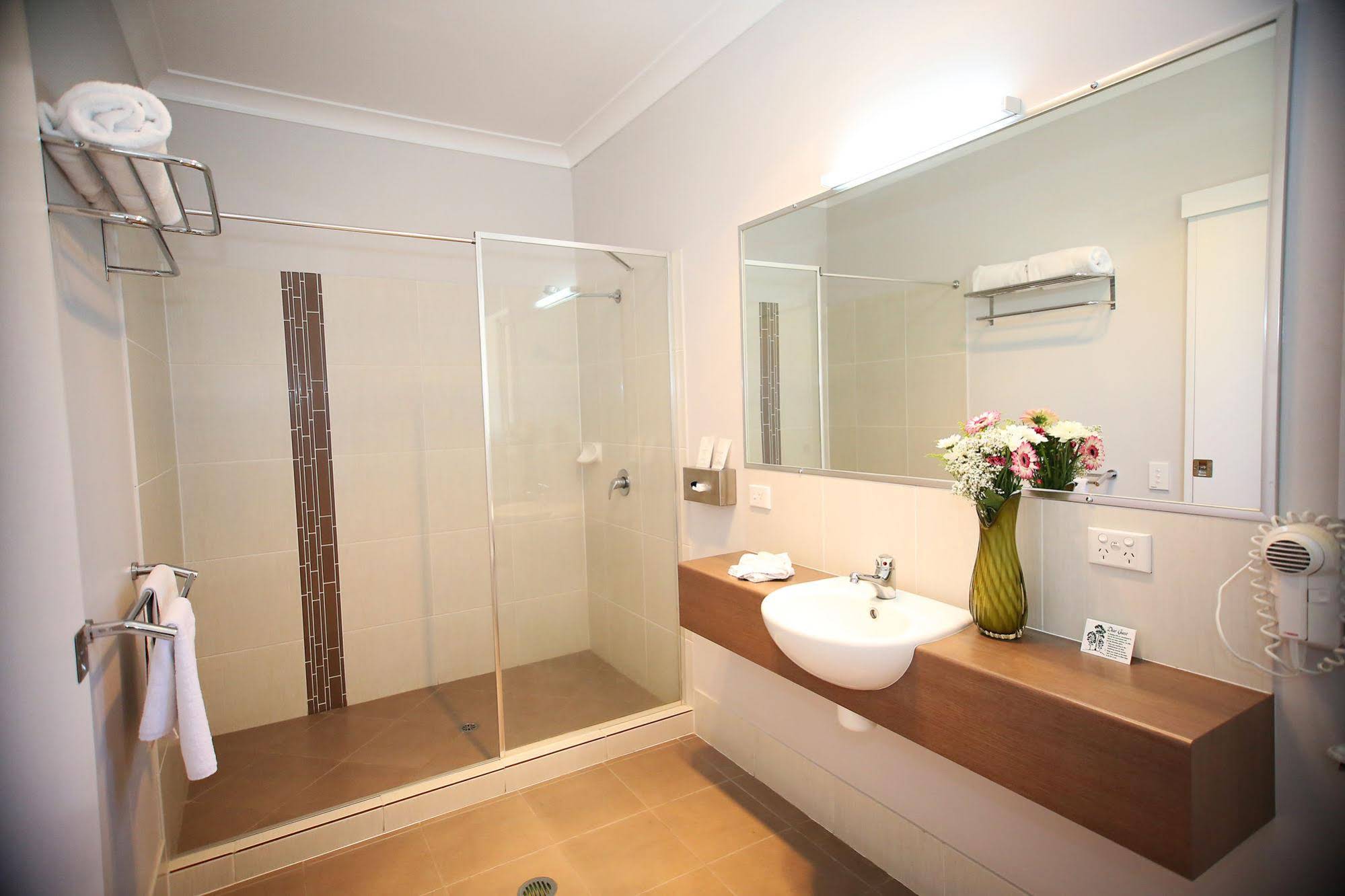 Roma Inland Motor Inn