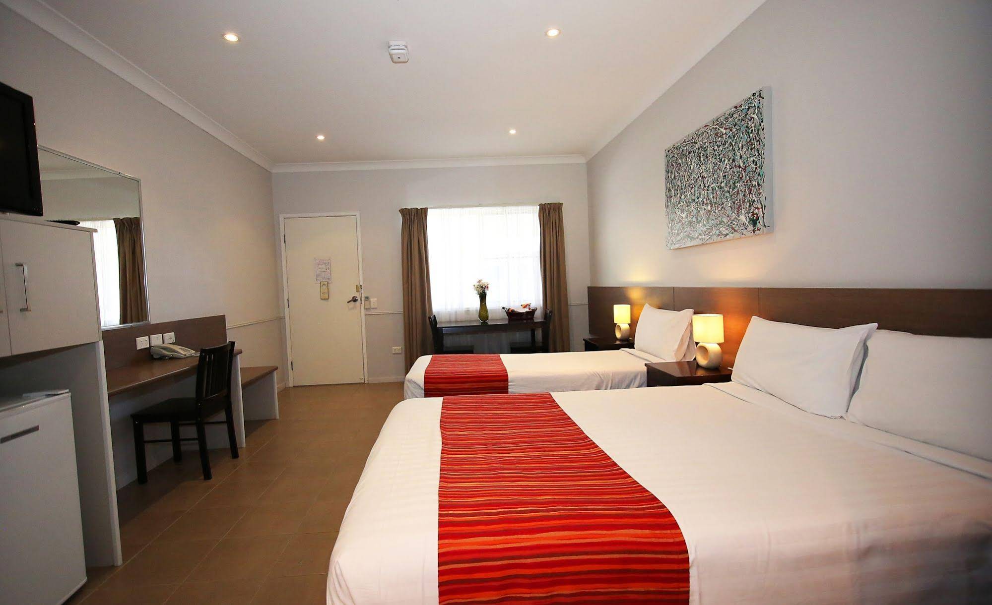 Roma Inland Motor Inn