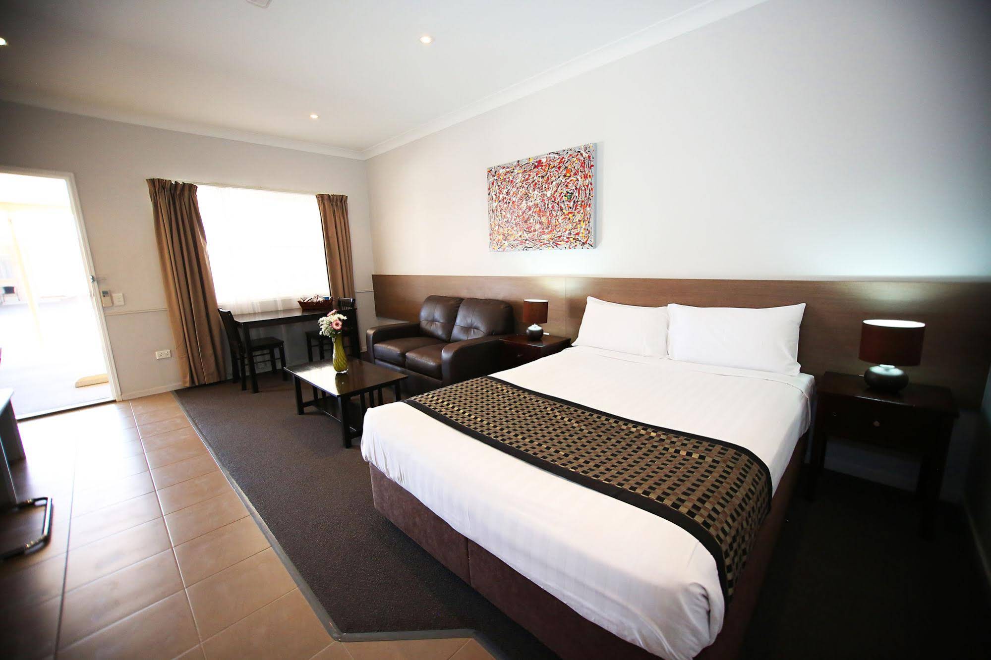 Roma Inland Motor Inn