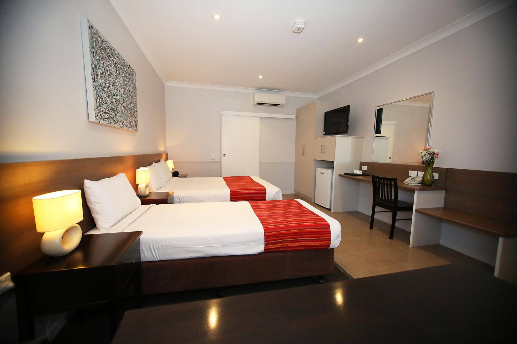 Roma Inland Motor Inn