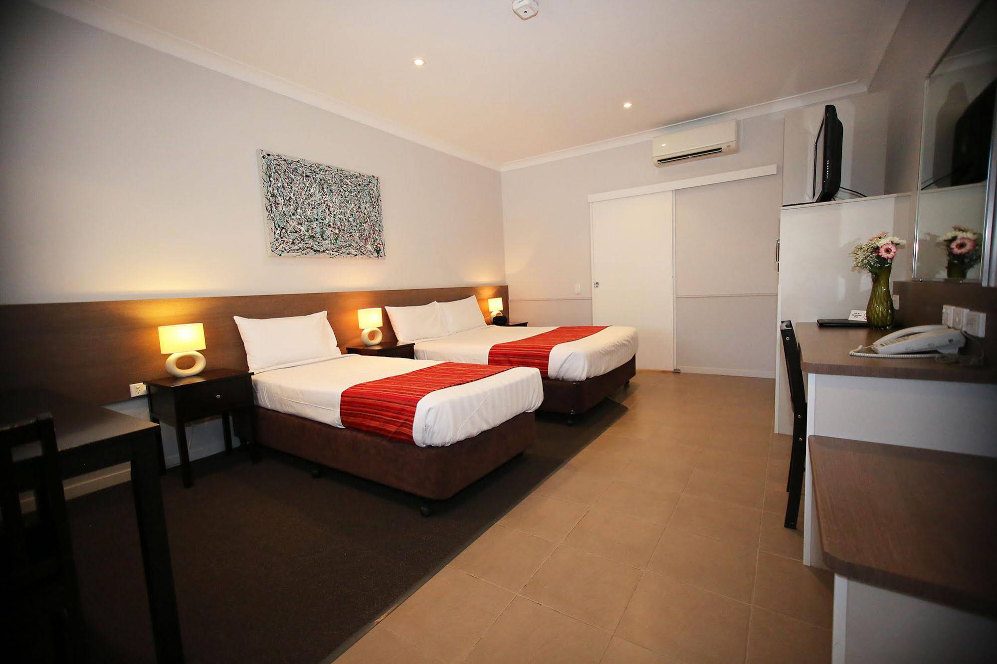 Roma Inland Motor Inn