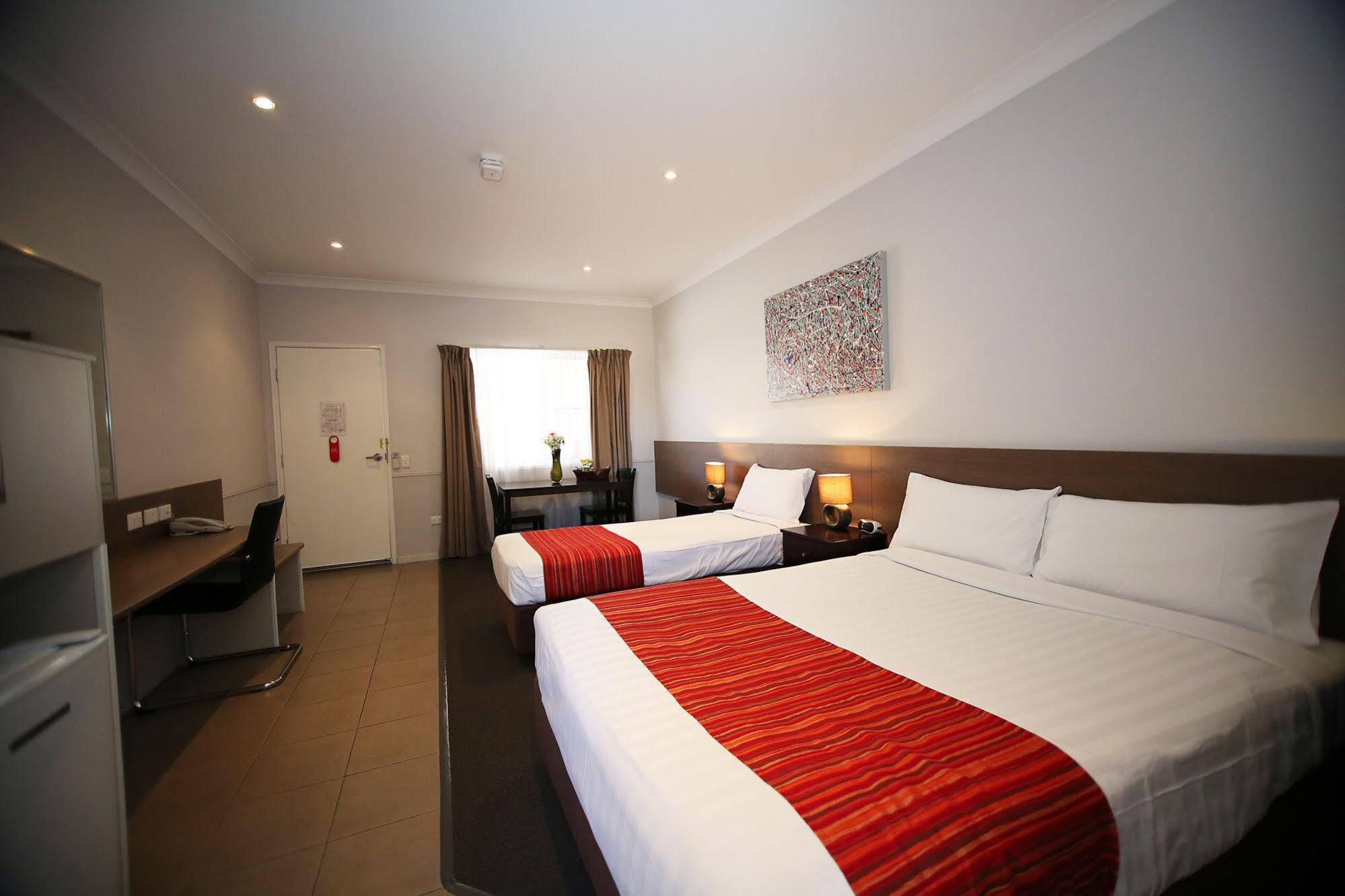 Roma Inland Motor Inn