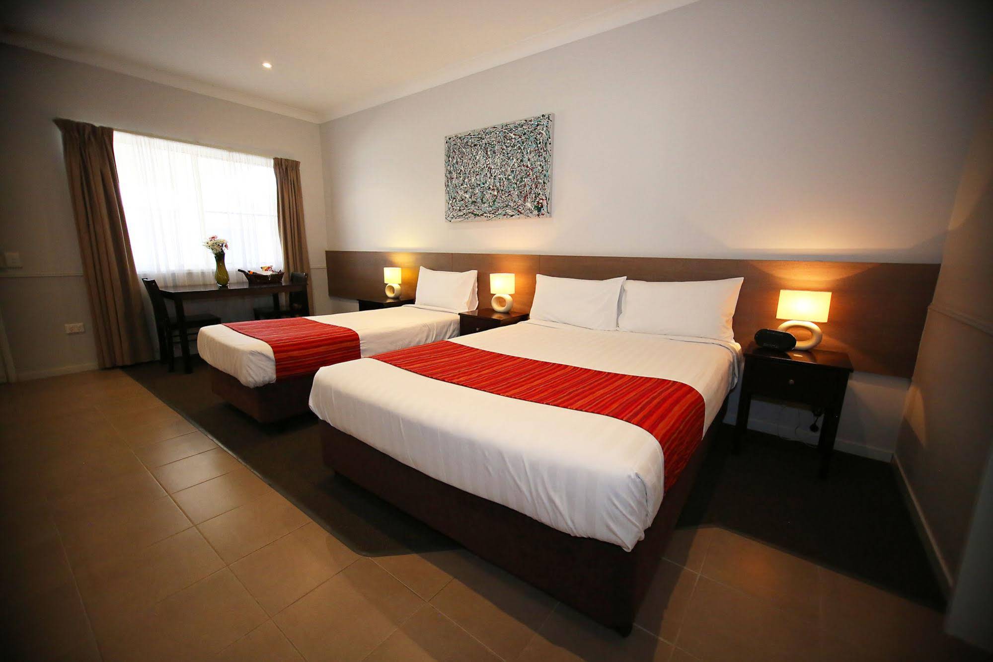 Roma Inland Motor Inn