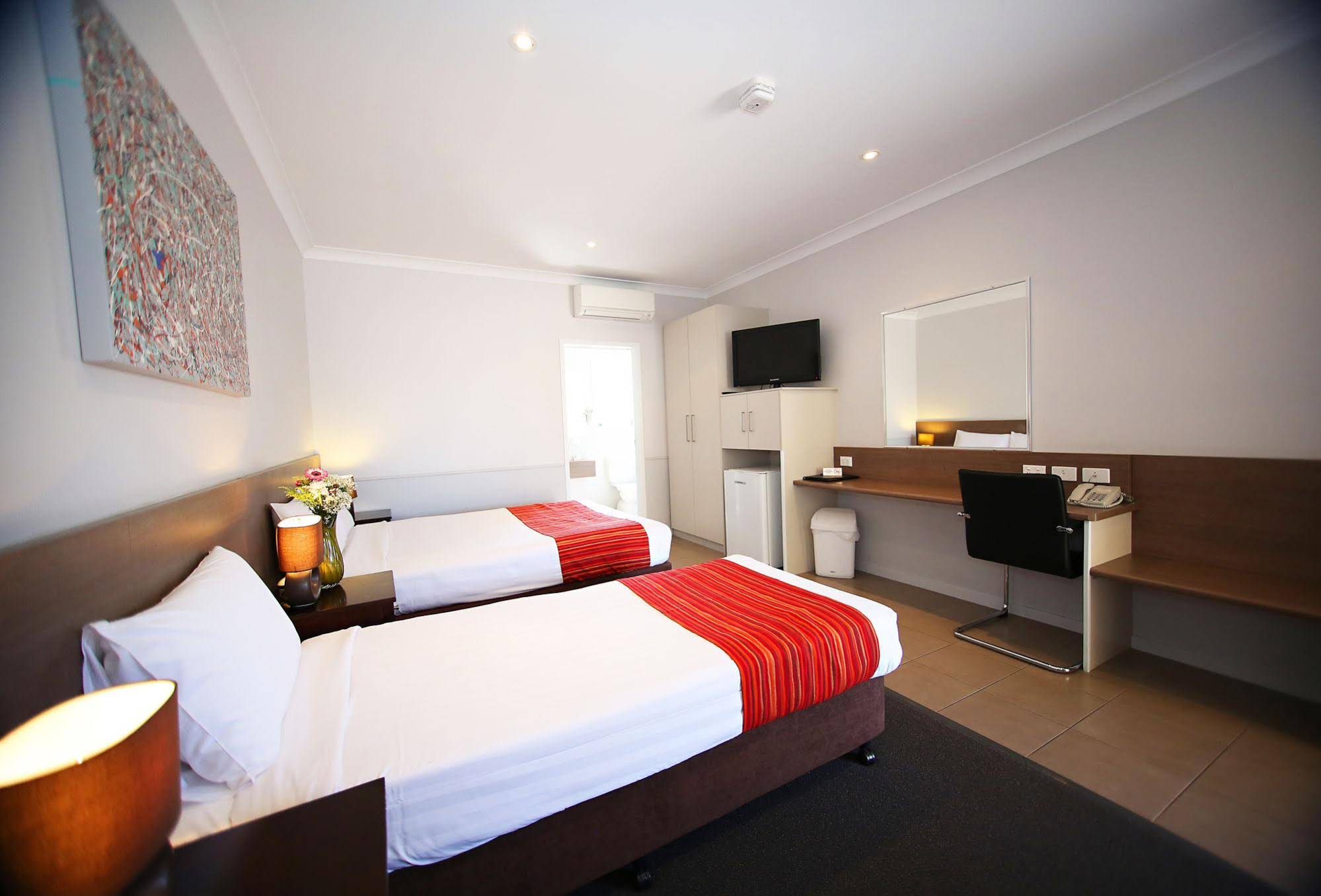 Roma Inland Motor Inn