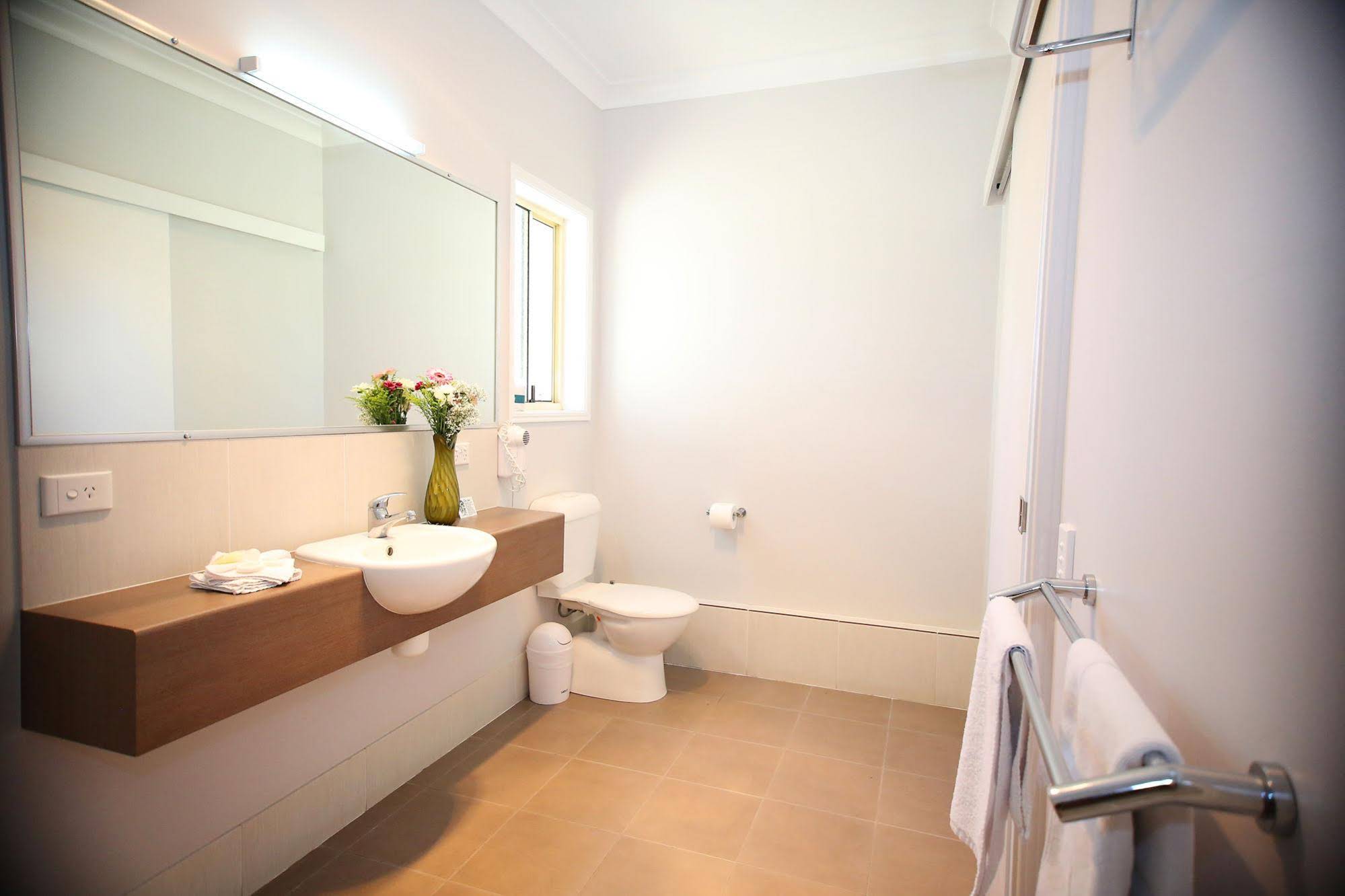 Roma Inland Motor Inn