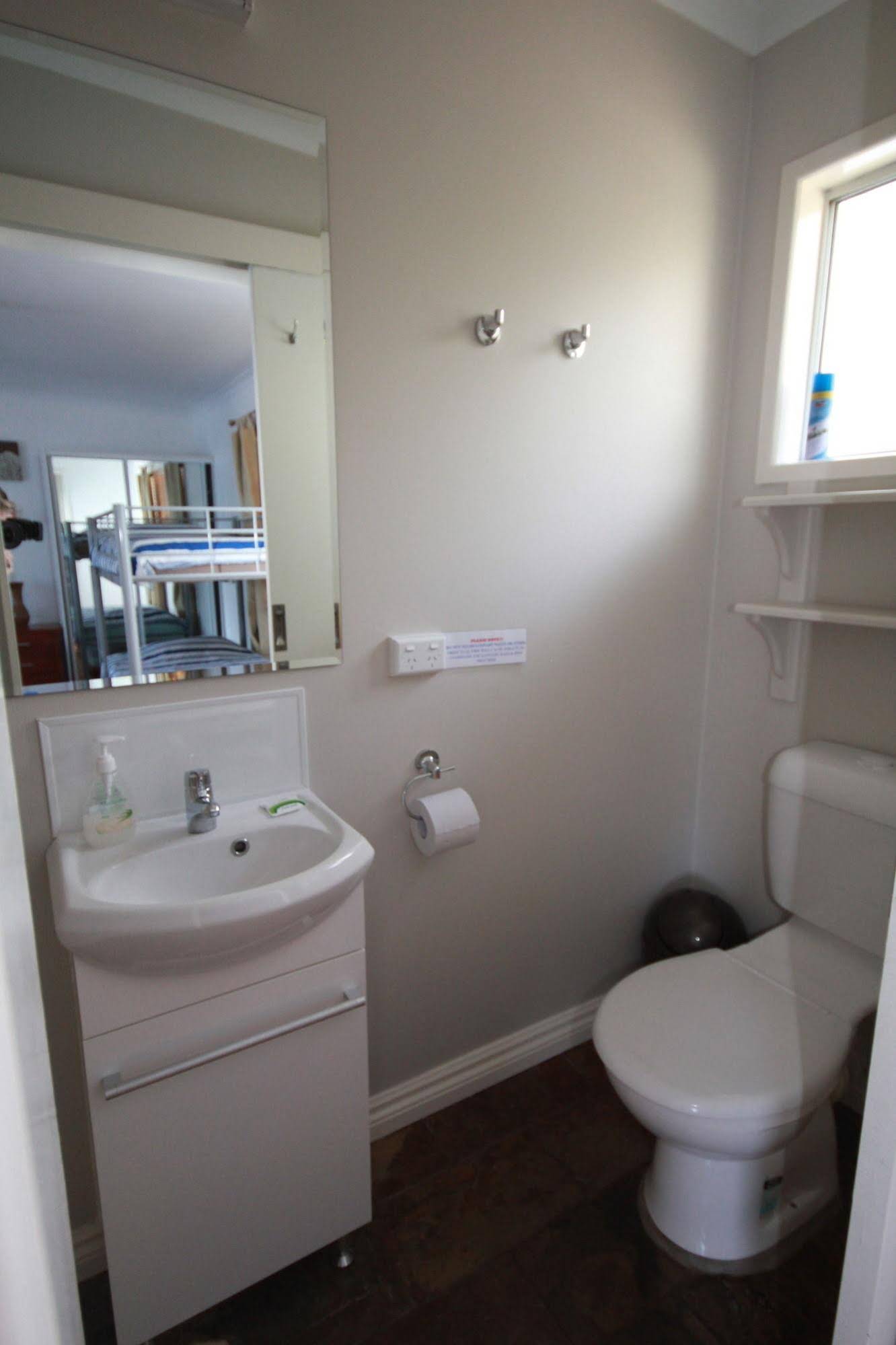 Seaforth Holiday Units