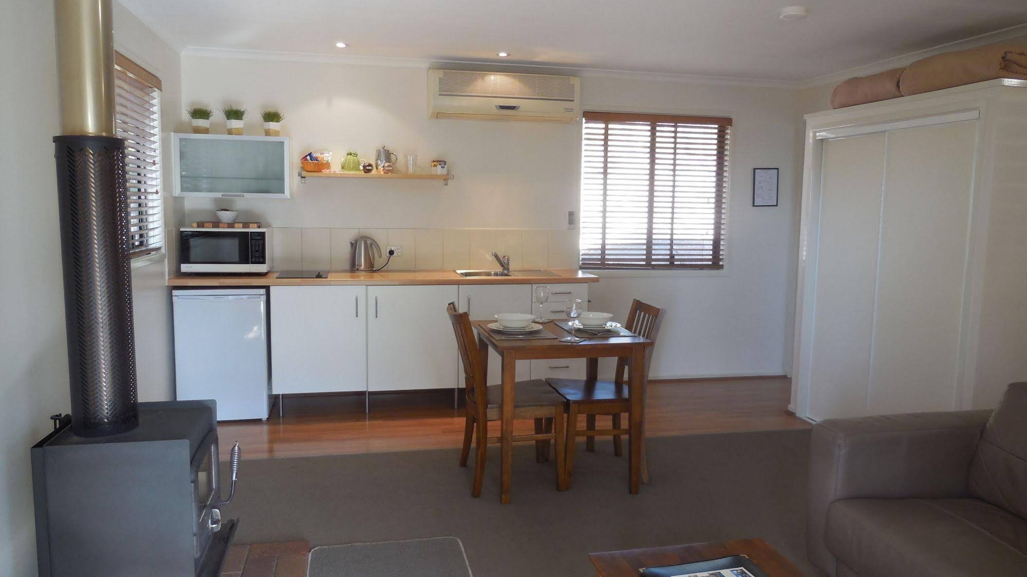 31 The Rocks