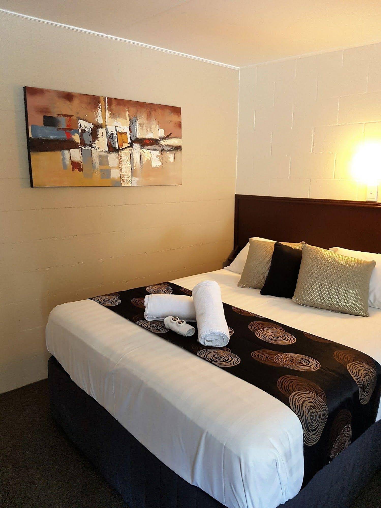 Murray Gardens Cottages Motel