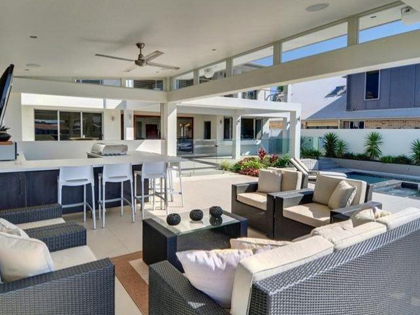 Kumbada 23 Waterfront Holiday House