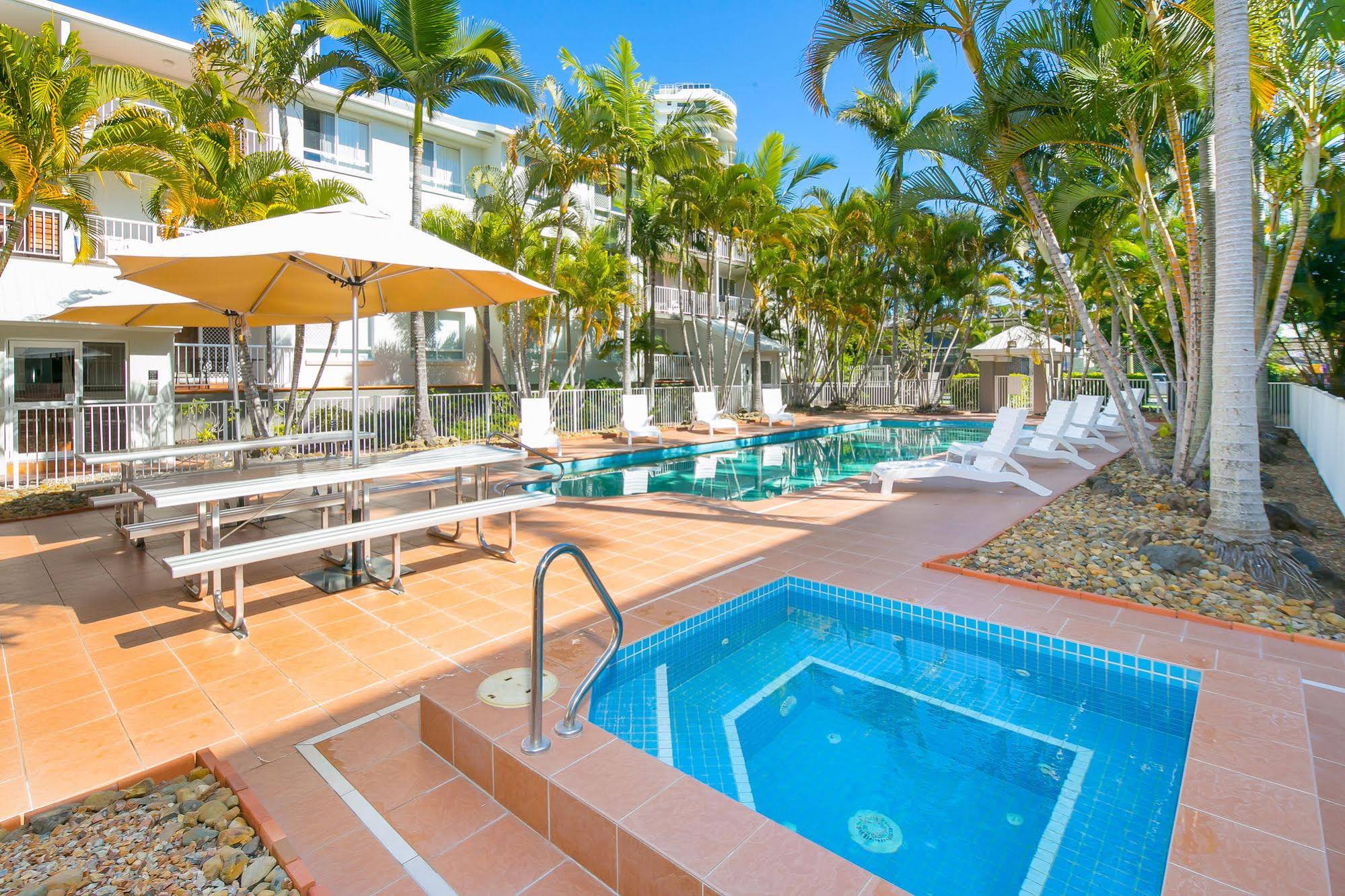 Bay Lodge Apartments