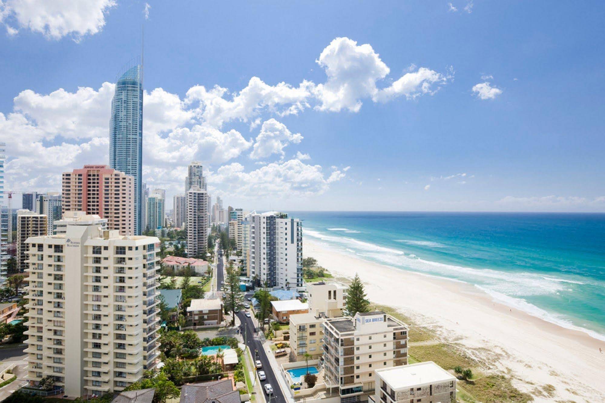BreakFree Acapulco Surfers Paradise