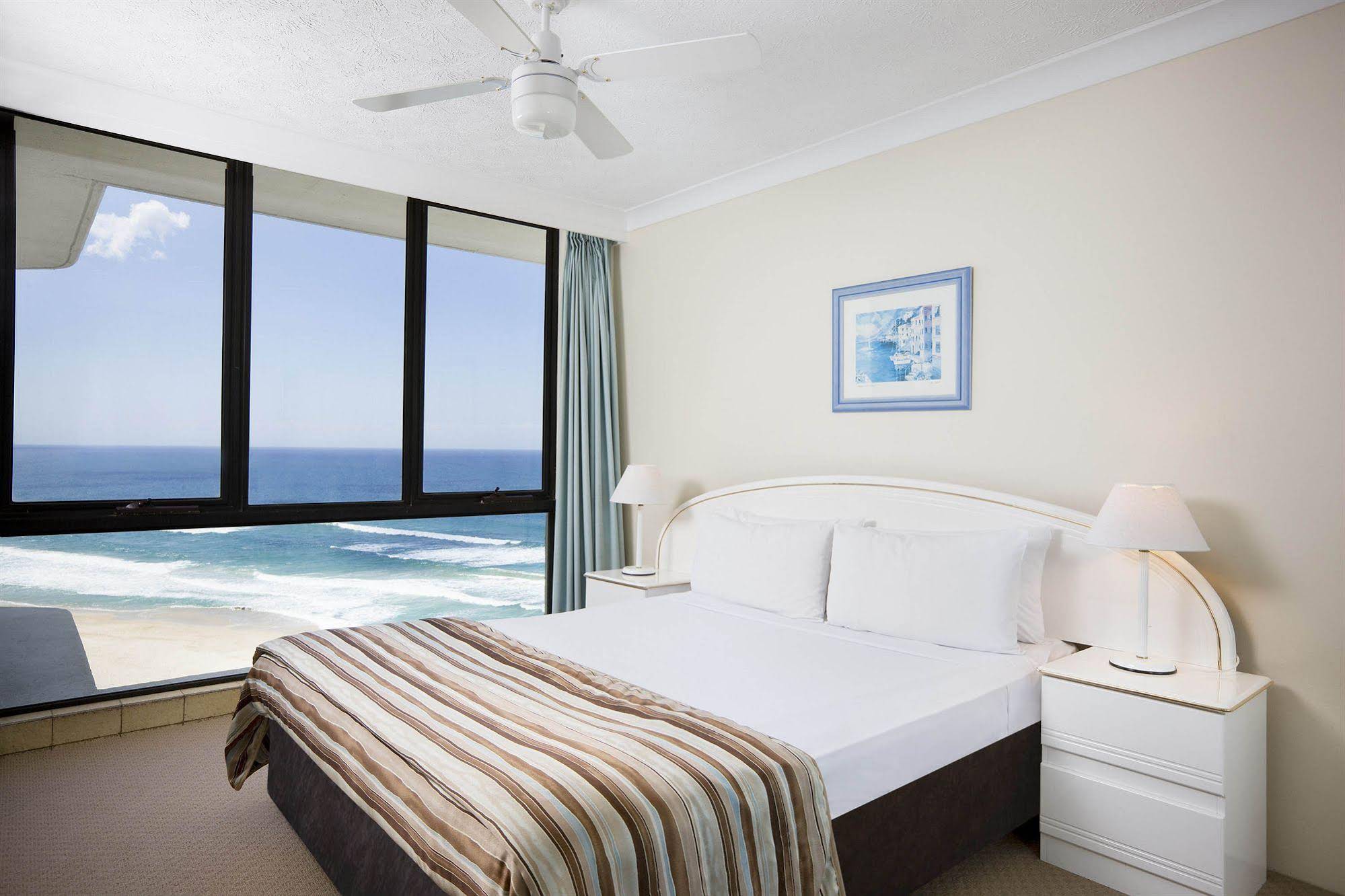 BreakFree Acapulco Surfers Paradise