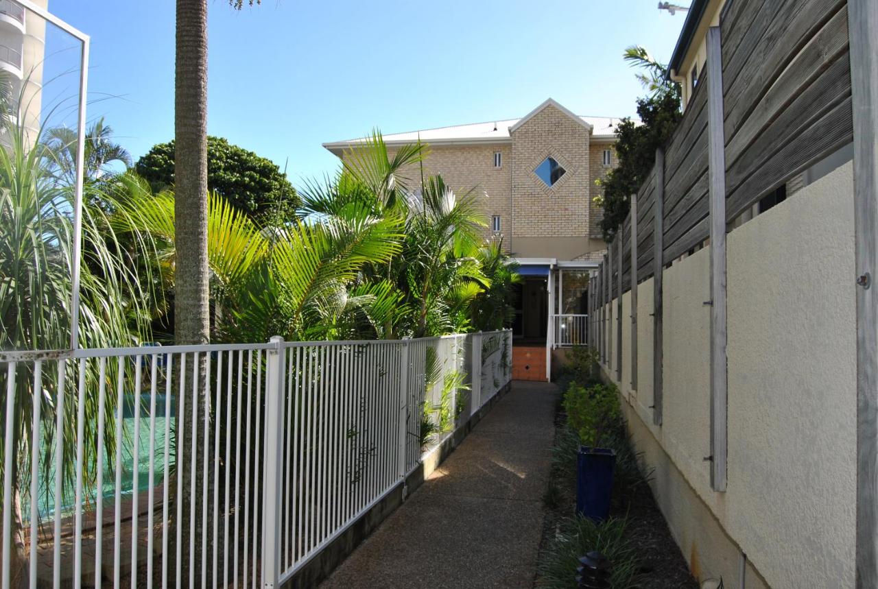 Budds Beach Apartments