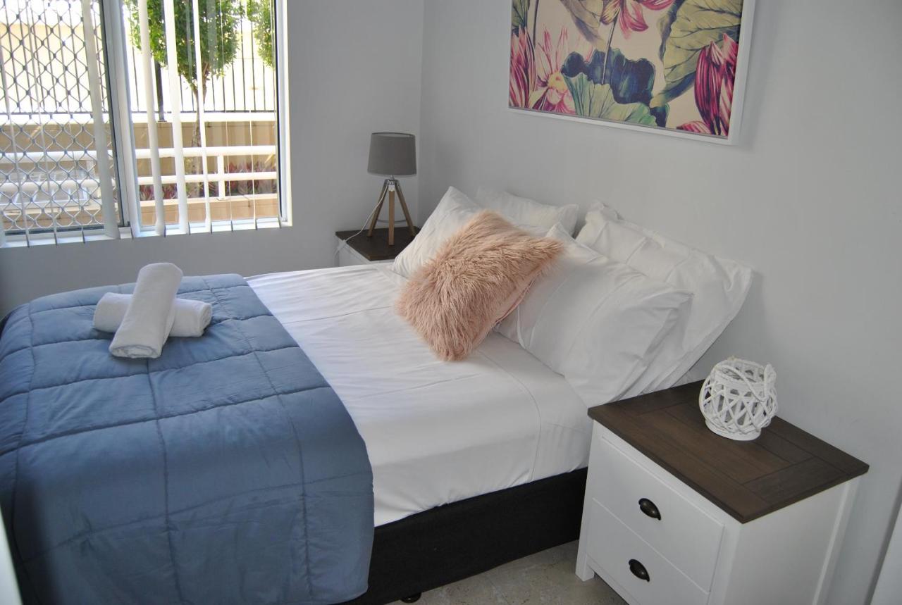 Budds Beach Apartments