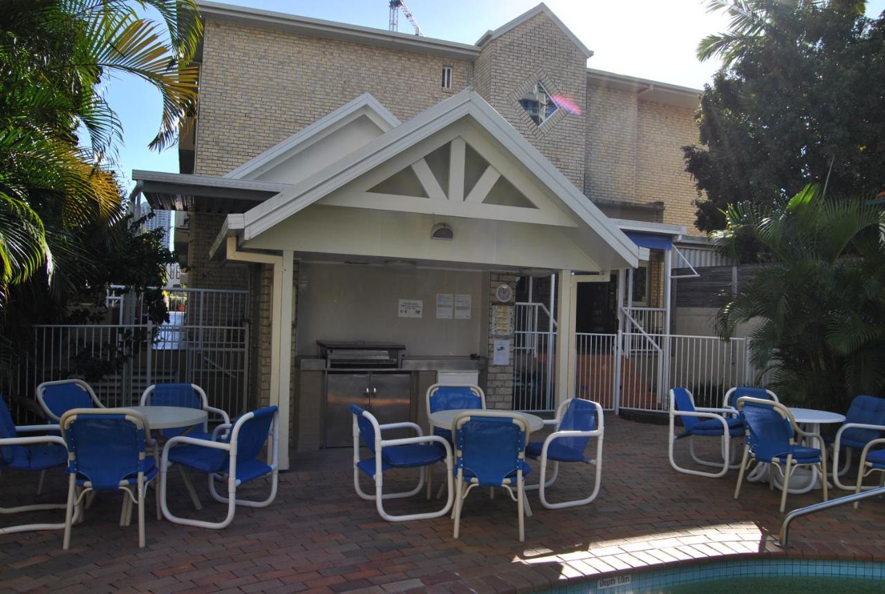 Budds Beach Apartments