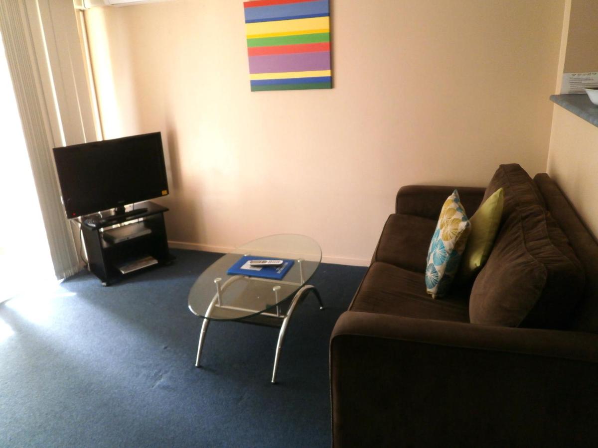 Budds Beach Apartments