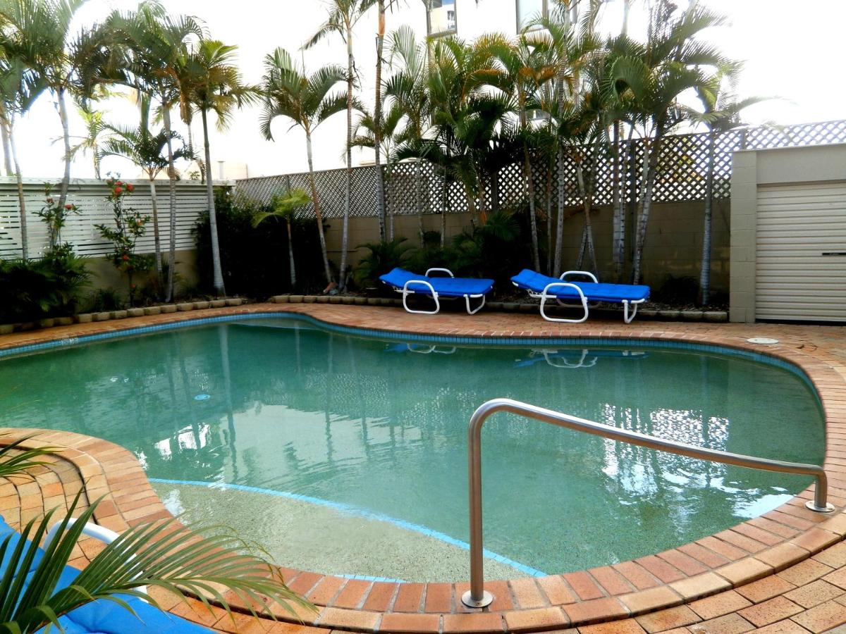 Budds Beach Apartments