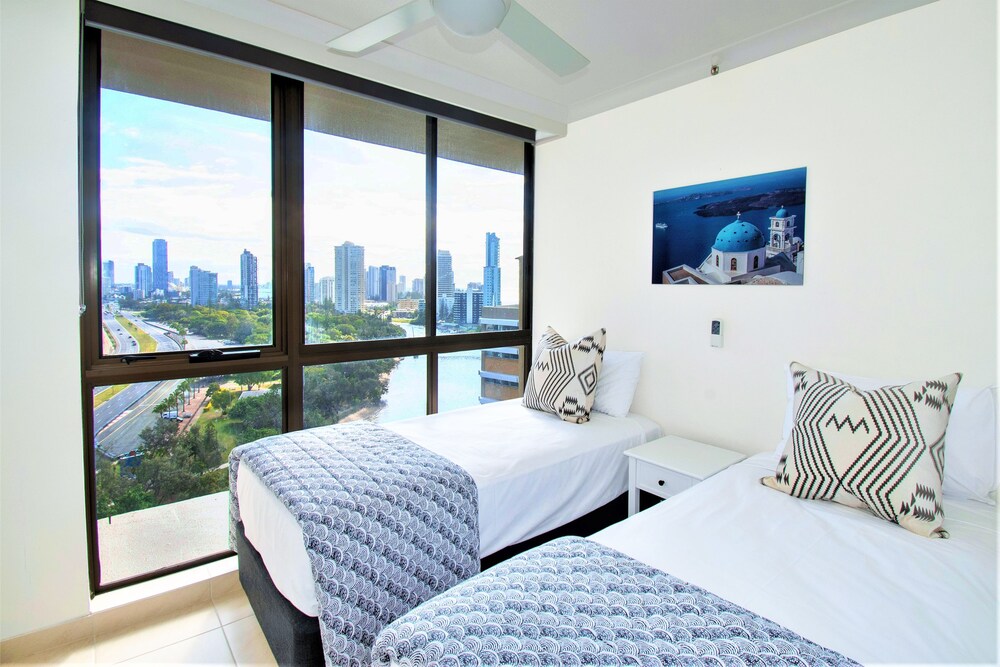 Capricorn One Beachside Holiday Apartments