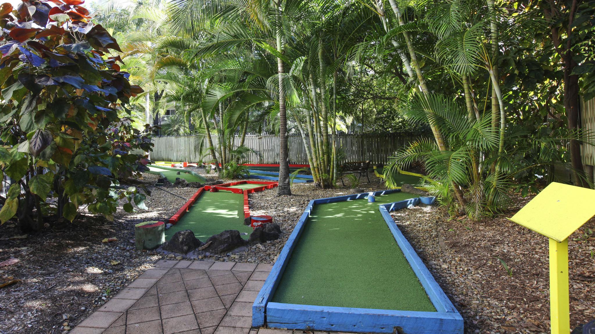 Comfort Inn & Suites Mari Court