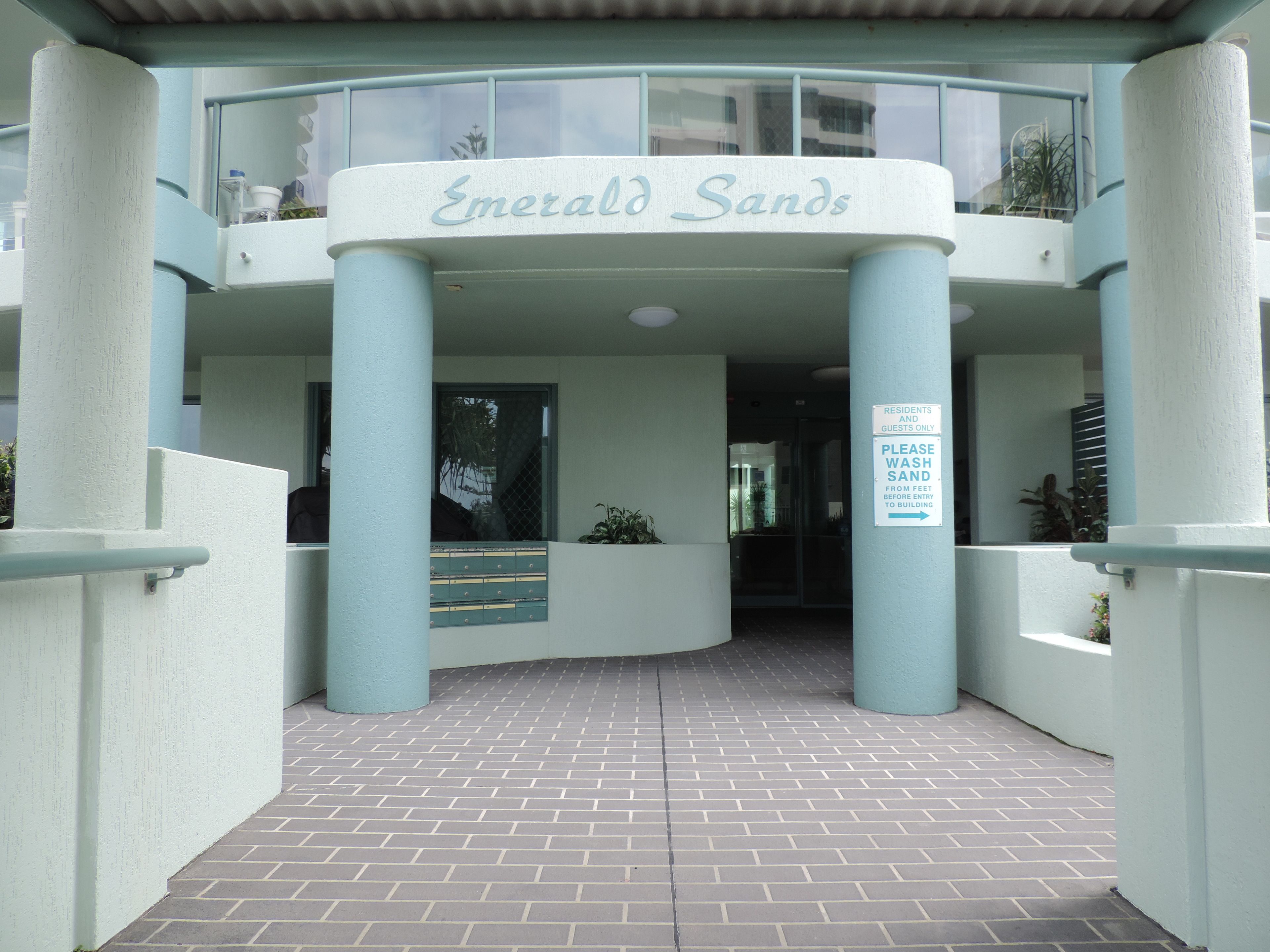 Emerald Sands Holiday Apartments