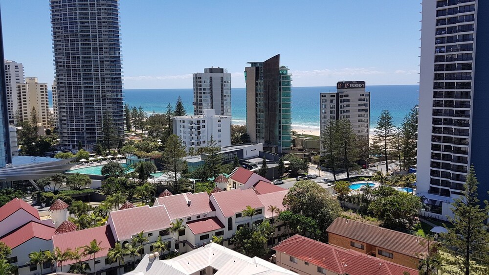 Genesis Holiday Apartments