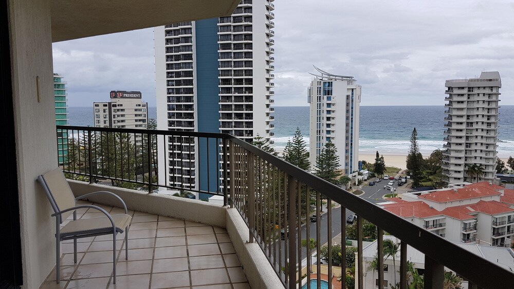 Genesis Holiday Apartments