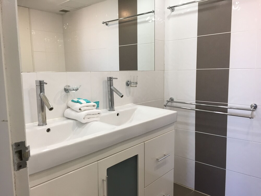 Genesis Holiday Apartments