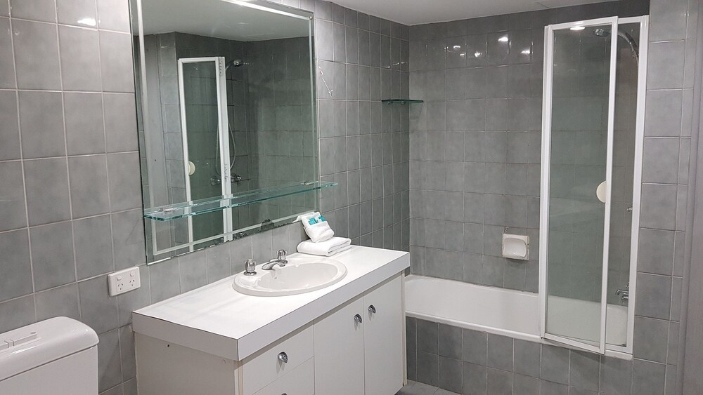 Genesis Holiday Apartments