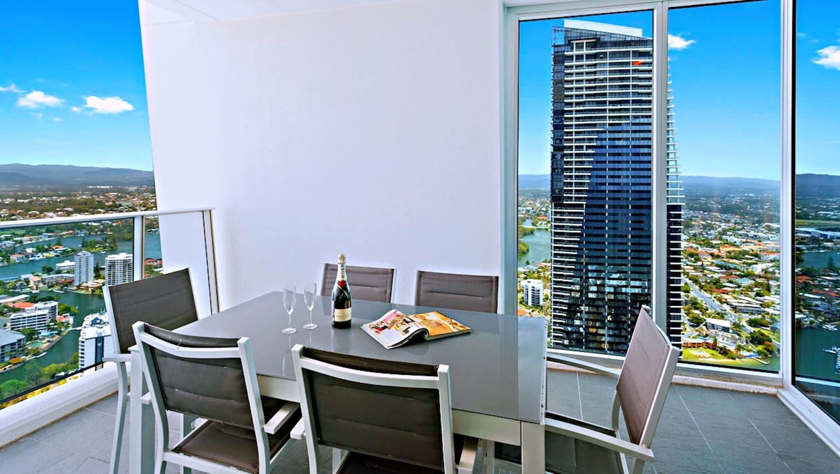 H Residences by Holiday Paradise