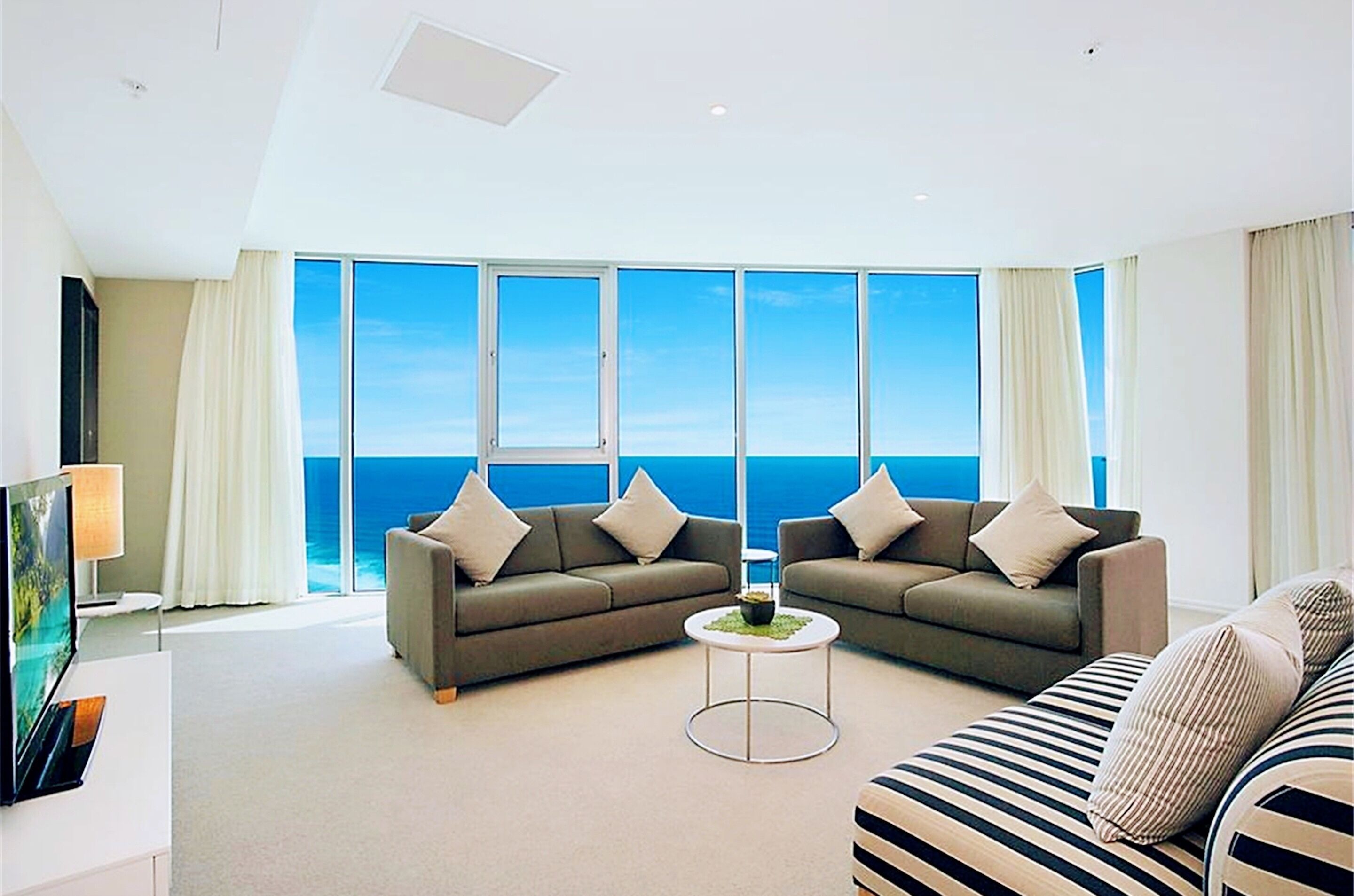 H Residences by Holiday Paradise