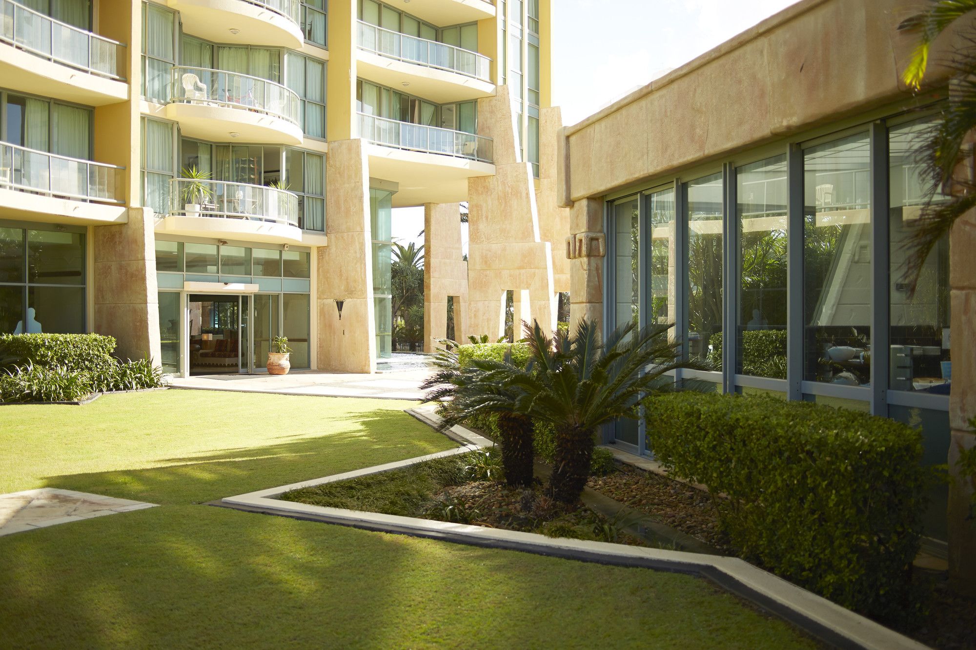 Mantra Sun City Surfers Paradise