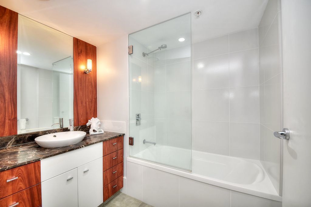 Mantra Towers of Chevron by Holiday Rentals Surfers Paradise