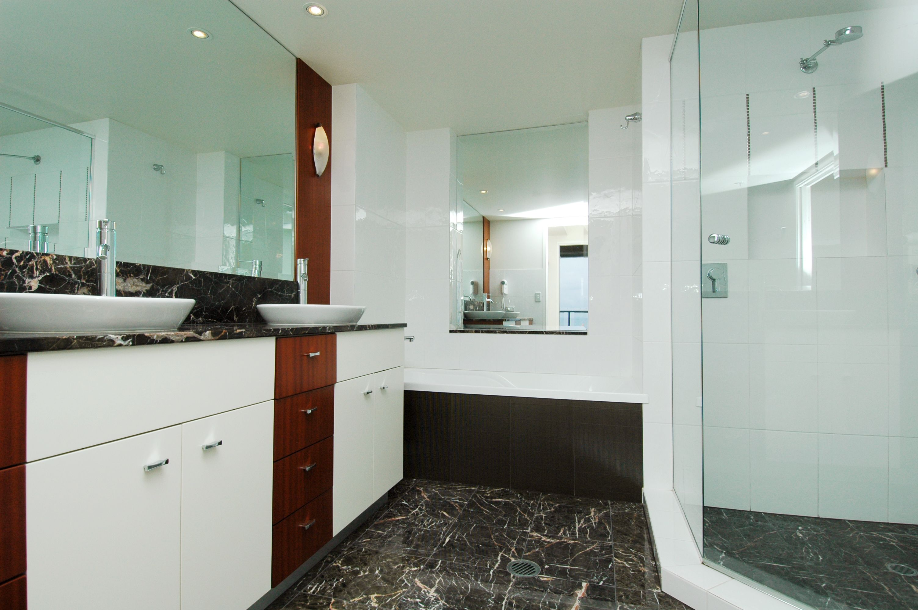 Mantra Towers of Chevron by Holiday Rentals Surfers Paradise