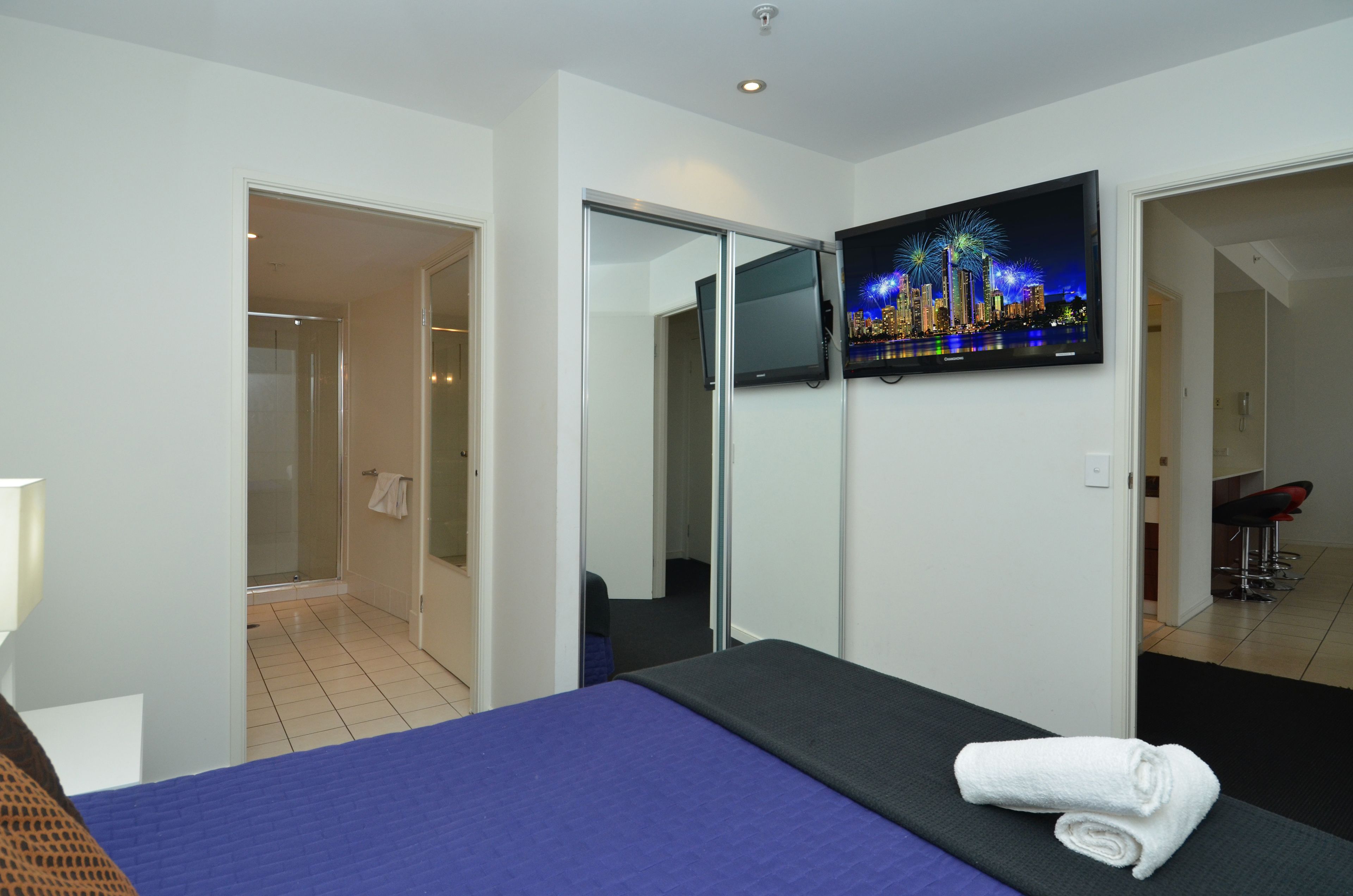 Mantra Towers of Chevron by Holiday Rentals Surfers Paradise