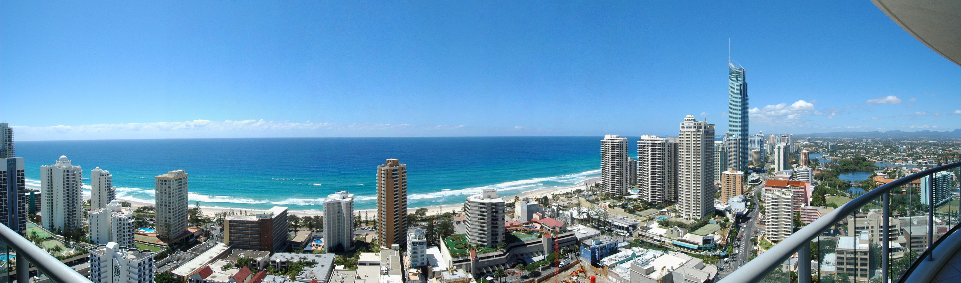 Mantra Towers of Chevron by Holiday Rentals Surfers Paradise