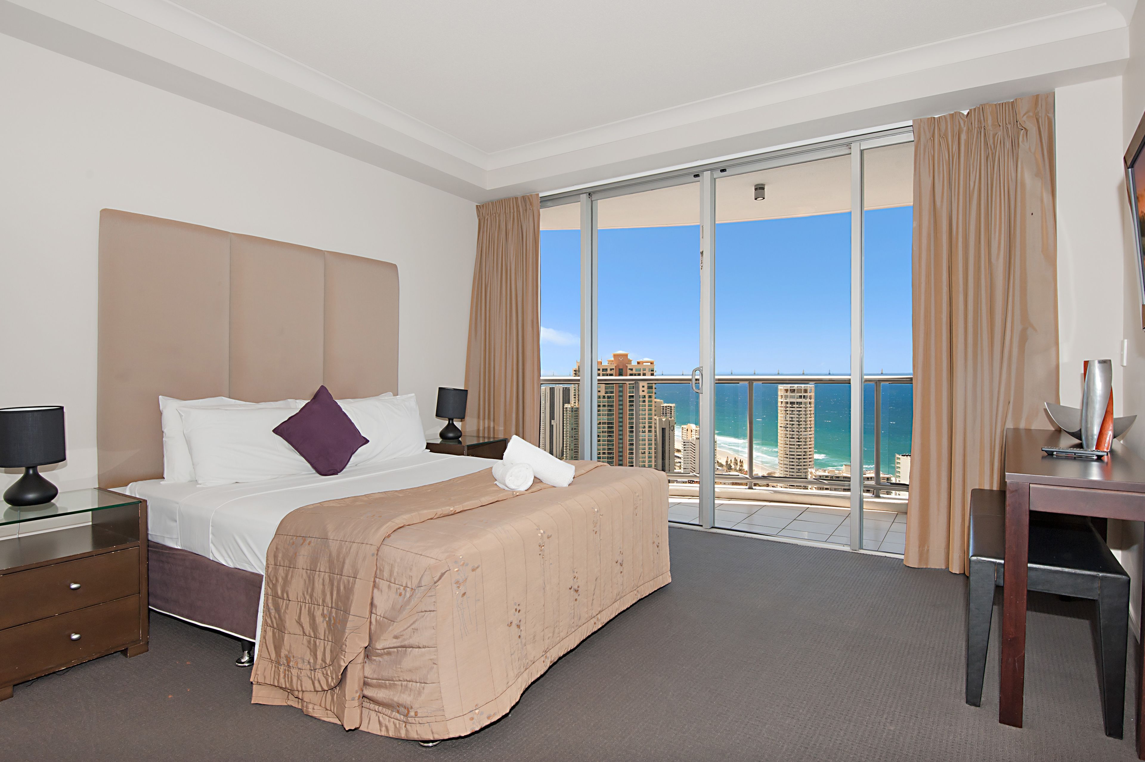 Mantra Towers of Chevron by Holiday Rentals Surfers Paradise