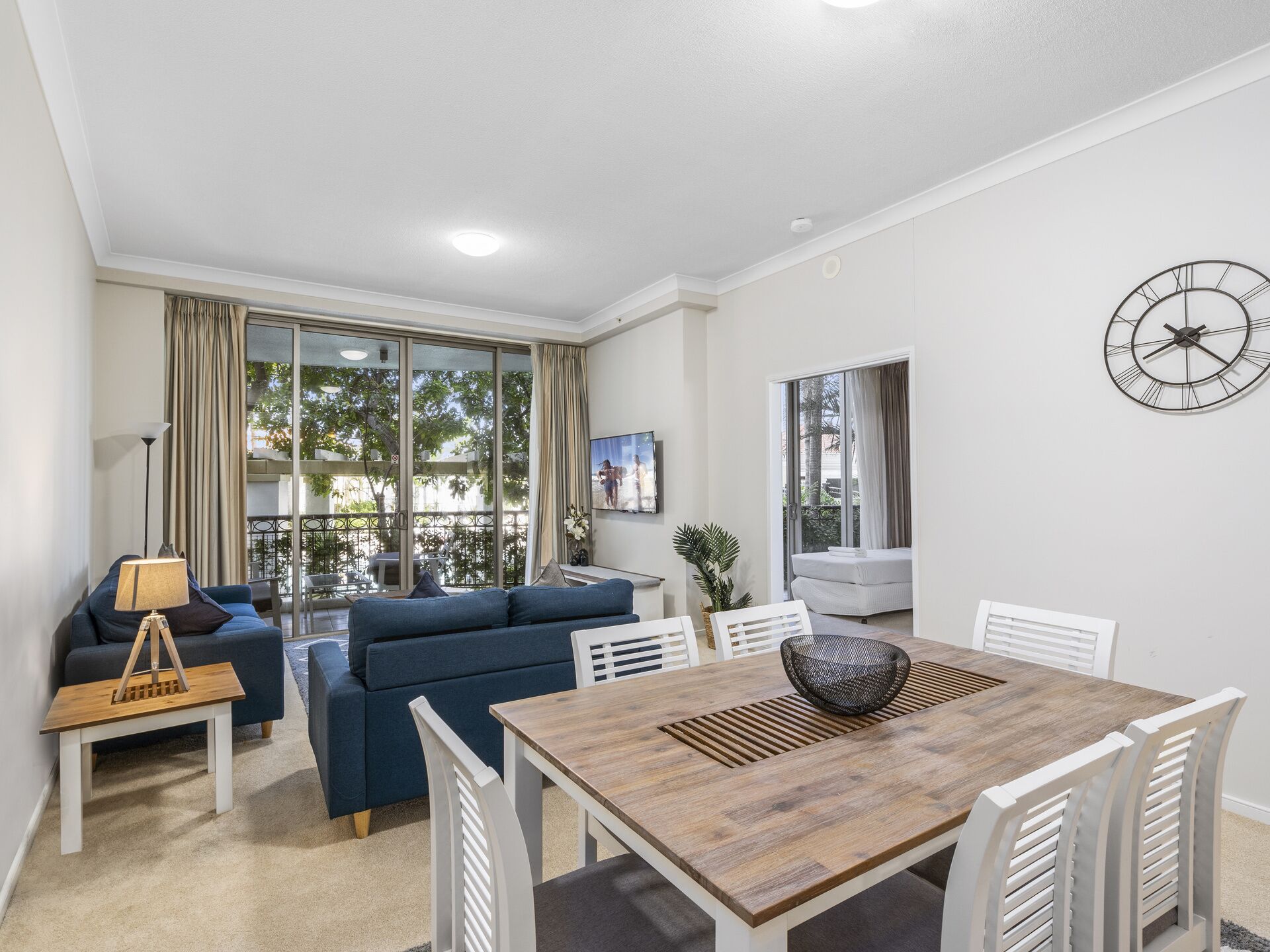 Mantra Towers of Chevron by Holiday Rentals Surfers Paradise