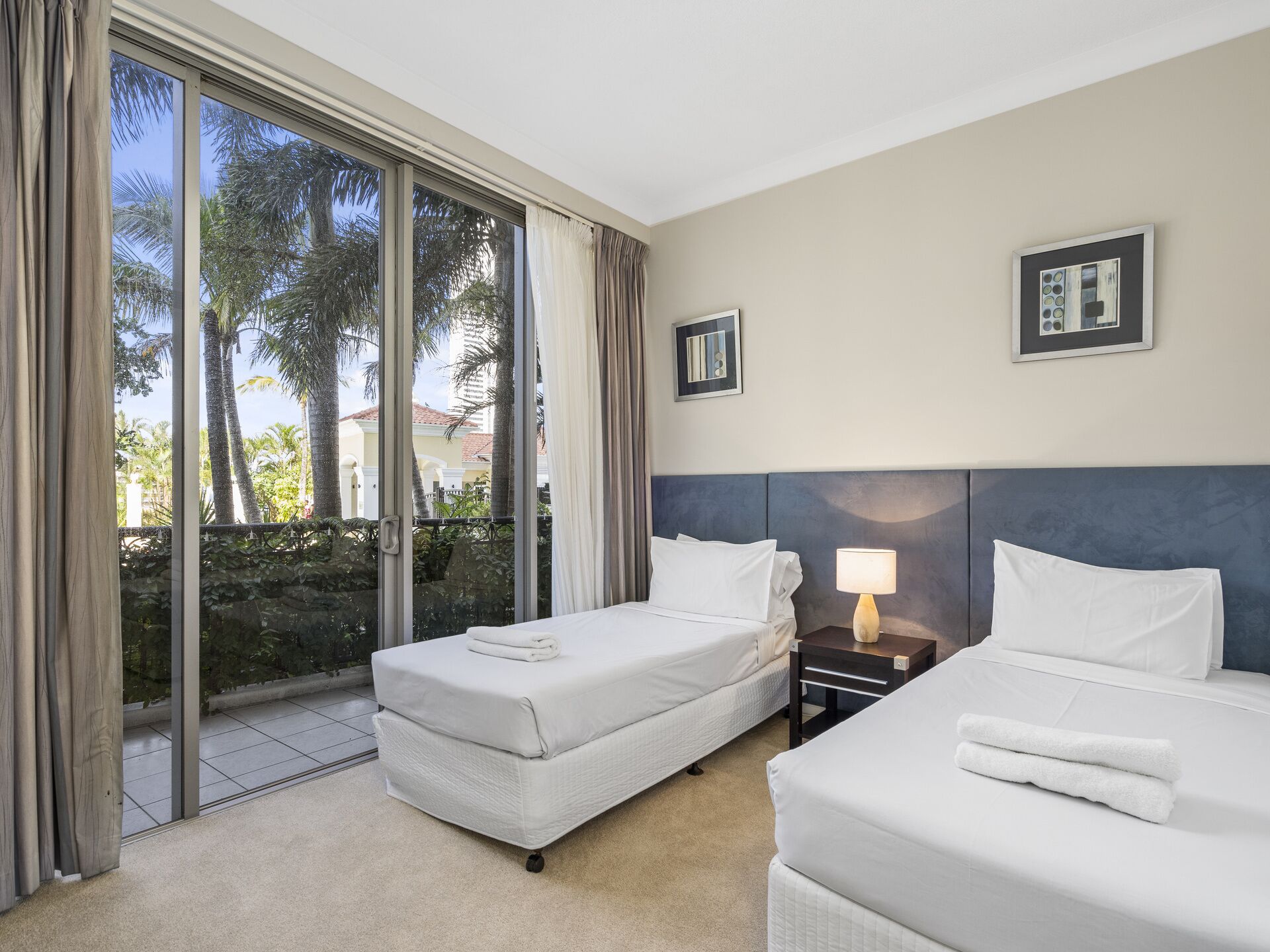 Mantra Towers of Chevron by Holiday Rentals Surfers Paradise