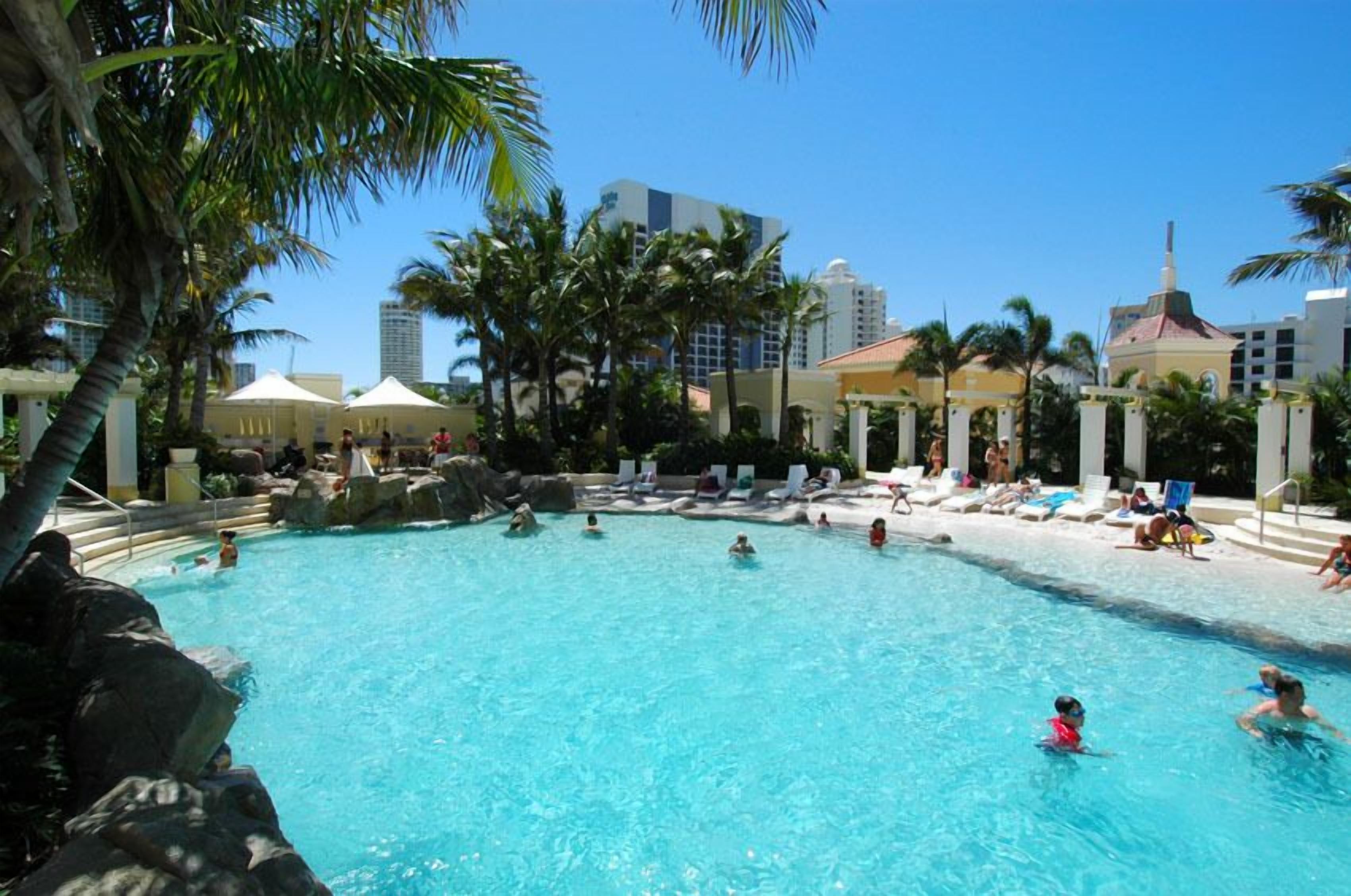 Mantra Towers of Chevron by Holiday Rentals Surfers Paradise